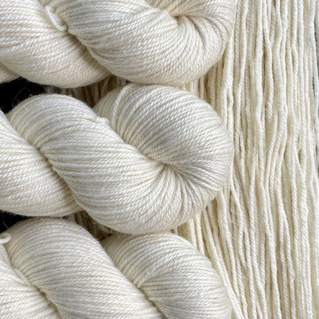 Amulette Fingering Yarn by Pause sur le Temps