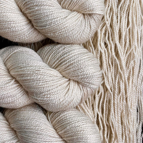 Amulette Fingering Yarn by Pause sur le Temps
