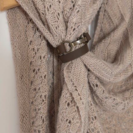 Attaches pour châle par Atelier Cin