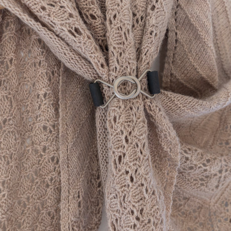 Attaches pour châle par Atelier Cin