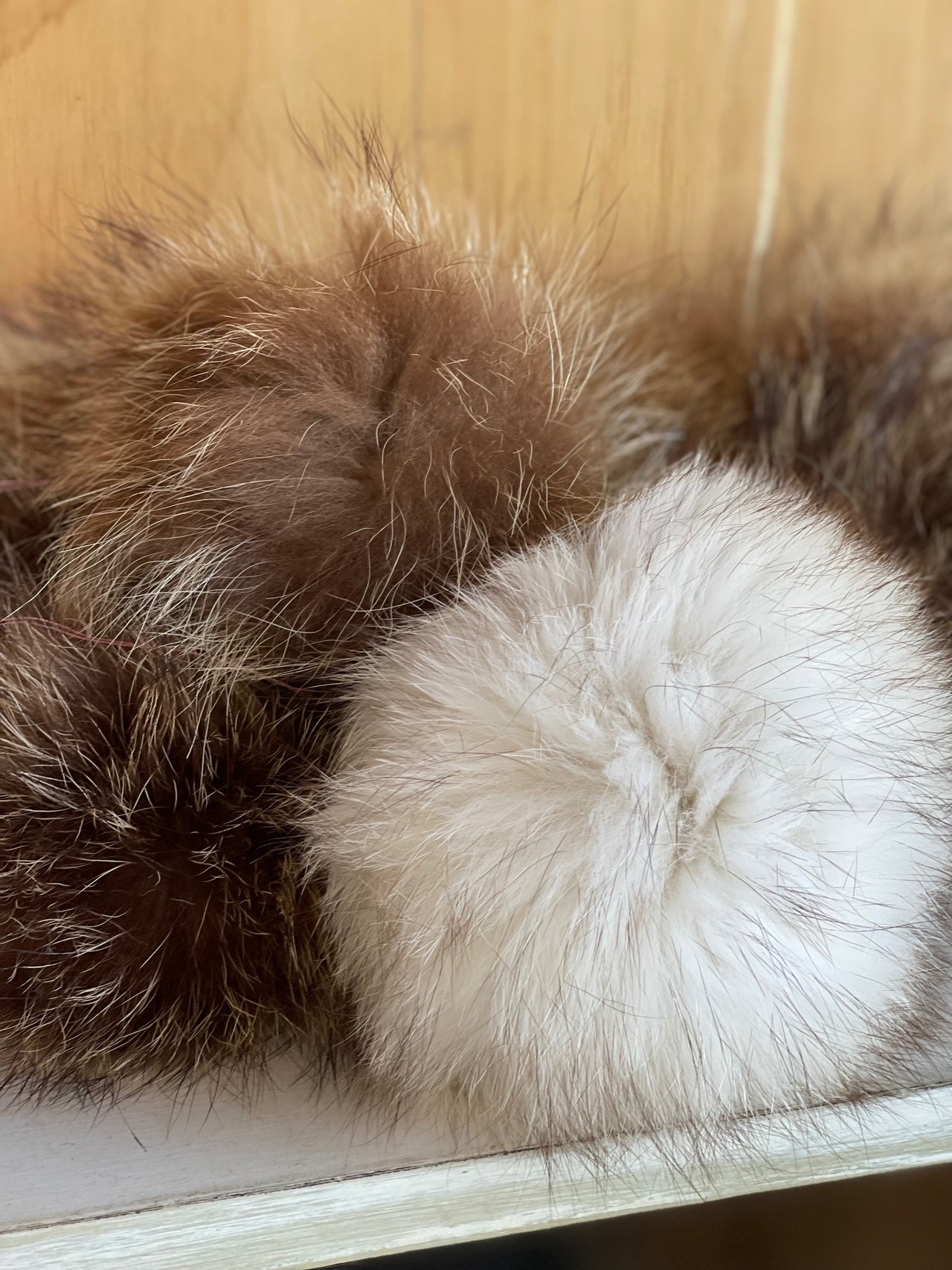Pompon en Fourrure Écologique 12 cm | Les Ciseaux Magiques Pompon en Fourrure Écologique 12 cm | Les Ciseaux Magiques
