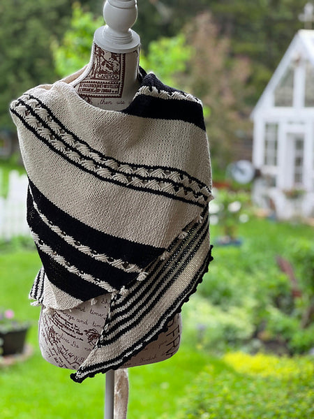 Kit de tricot - Keep me shawl par Lucie Paquet