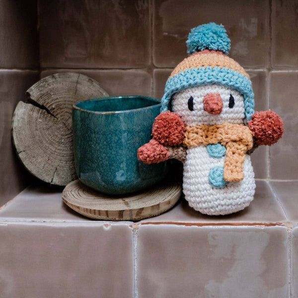 Crochet Kit – Jingle the Snowman by Hoooked