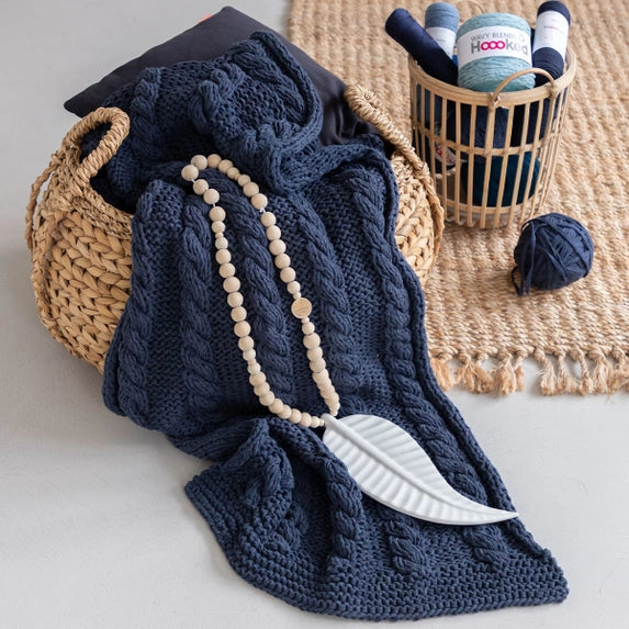 Knitting kit – Cabled Blanket by Hoooked