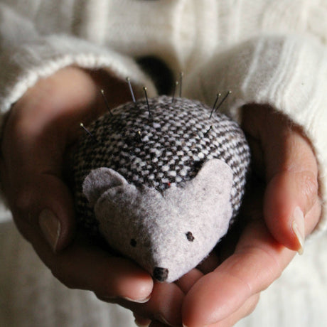 Patron de couture de coussin à épingles Little Hedgehog