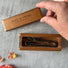 Boîte à accessoires en teck par Flax & Twine