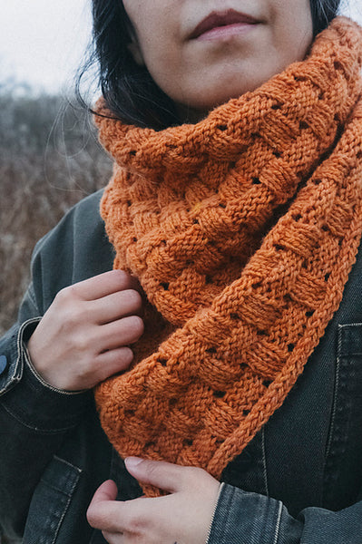 Yarn bundle - Dot Grid Cowl by Leila Raven