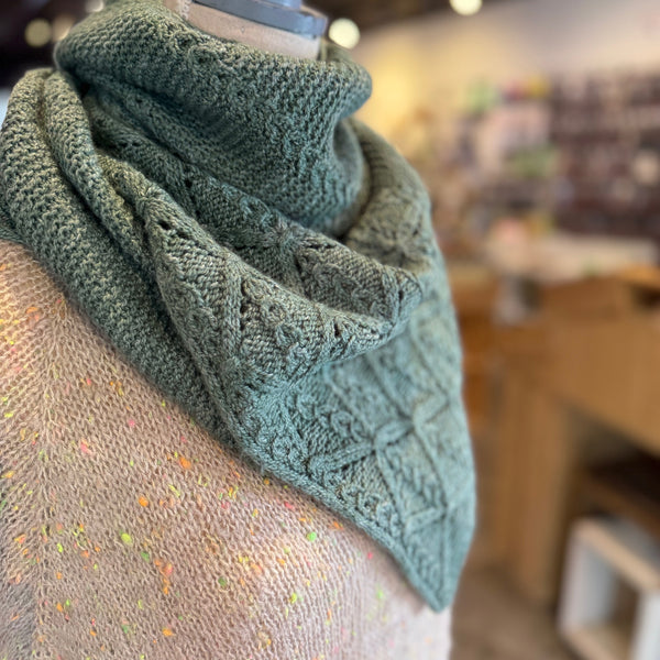 Kit de tricot - Châle I Shawl Build my Fortress par Fran Carle