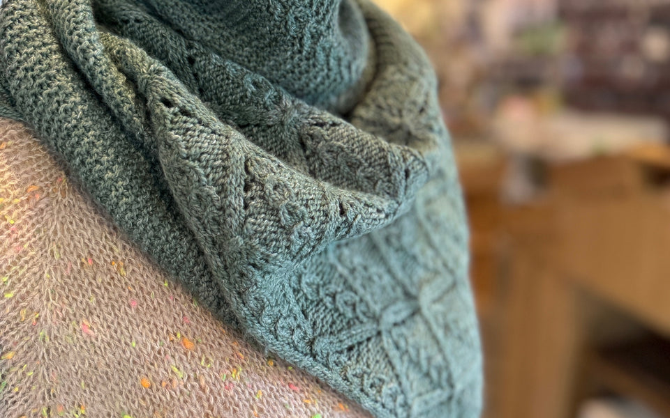 Kit de tricot - Châle I Shawl Build my Fortress par Fran Carle