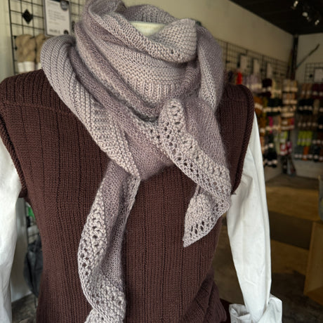 Patron - Châle Voluté par Henriette Corbeil