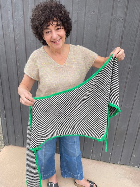 Kit de tricot - Châle Beyond the lines par Lulu Designs