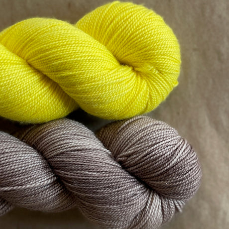 Knitting Kit - Mkal Contrast Blast Socks by Stephen West