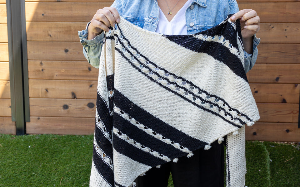 Kit de tricot - Keep me shawl par Lucie Paquet