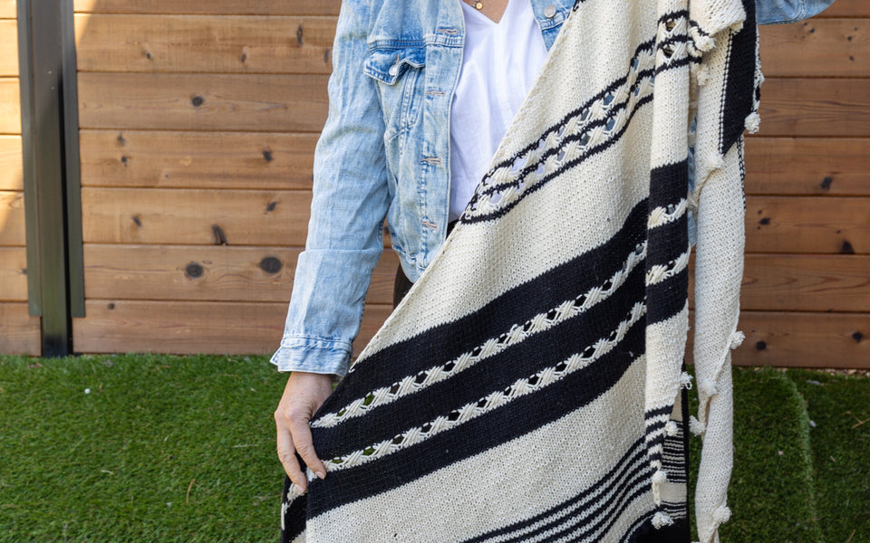 Kit de tricot - Keep me shawl par Lucie Paquet