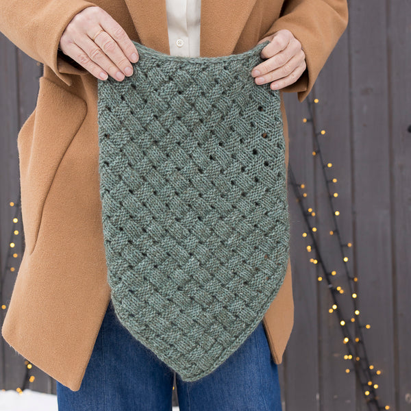 Yarn bundle - Dot Grid Cowl by Leila Raven