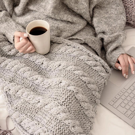 Knitting kit – Cabled Blanket by Hoooked