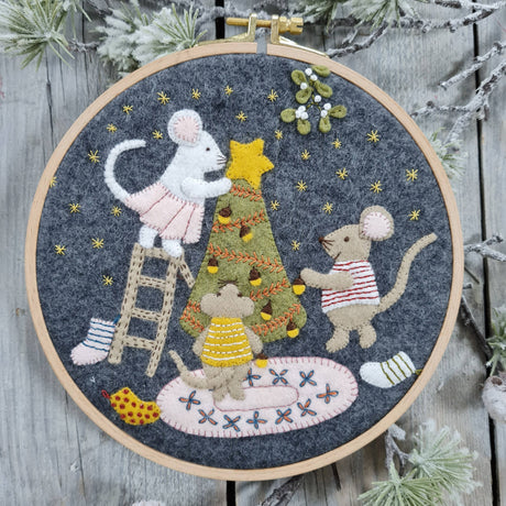 Kit d'appliqué en feutre ''Noël avec les souris'' par Corinne Lapierre Ltd
