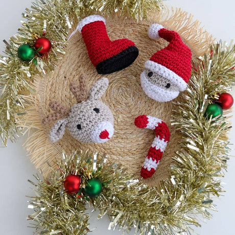 Crochet Kit – Christmas Decorations by Hoooked