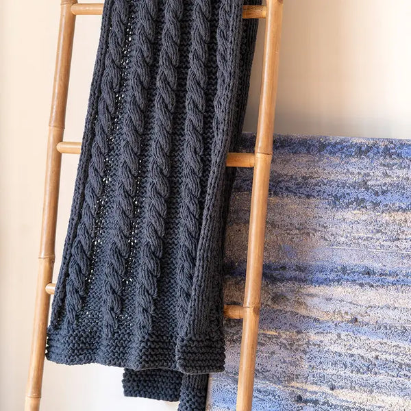 Knitting kit – Cabled Blanket by Hoooked