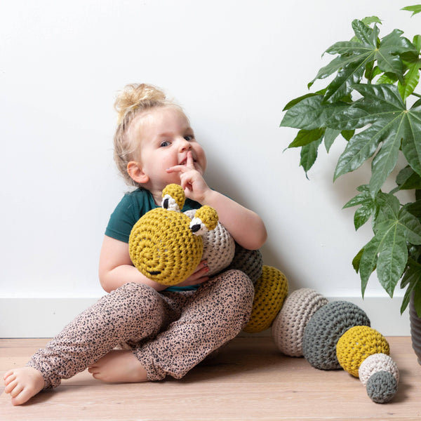 Crochet Kit – RibbonXL Caterpillar by Hoooked