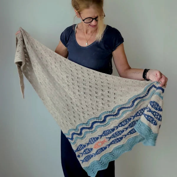 Kit de tricot - Châle Against the current par Elenor Mortensen