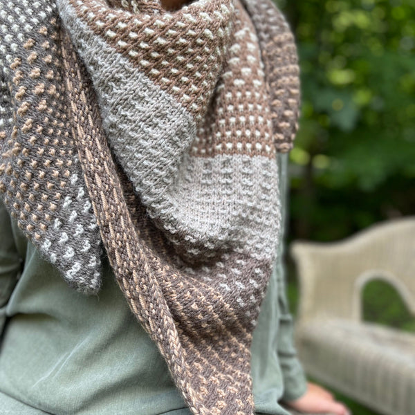Yarn bundle - Nightshift shawl by Andrea Mowry