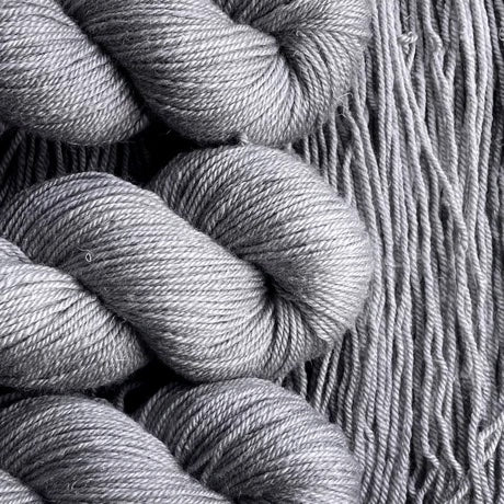 Knitting kit - Camélia Sweater by Genièvre Dugon 